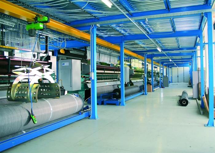 Suministro césped sintético Suministro solo del manto de césped sintético o en KIT con los materiales accesorios... <a href="/empresa/desde-la-produccion-y-hasta-la-instalacion-tu-manto-de-cesped-sintetico-llave-en-mano">Lee todo</a>